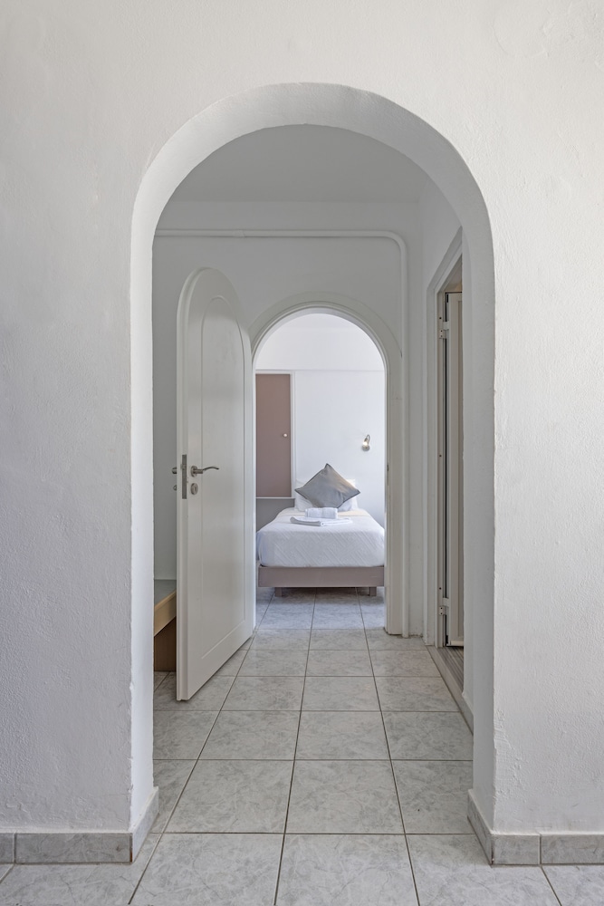 Nathalie Hotel — Hotel rooms in Ialyssos, South Aegean