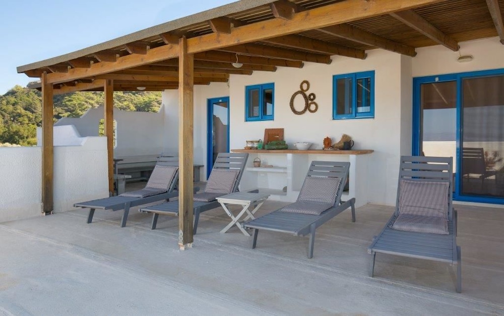 Nathalie Hotel — Hotel building in Ialyssos, South Aegean
