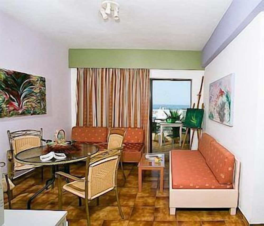 Nireas Hotel — Hotel rooms in Chania