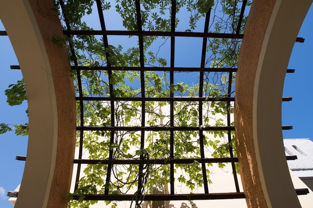 Nireas Hotel — Hotel building in Chania