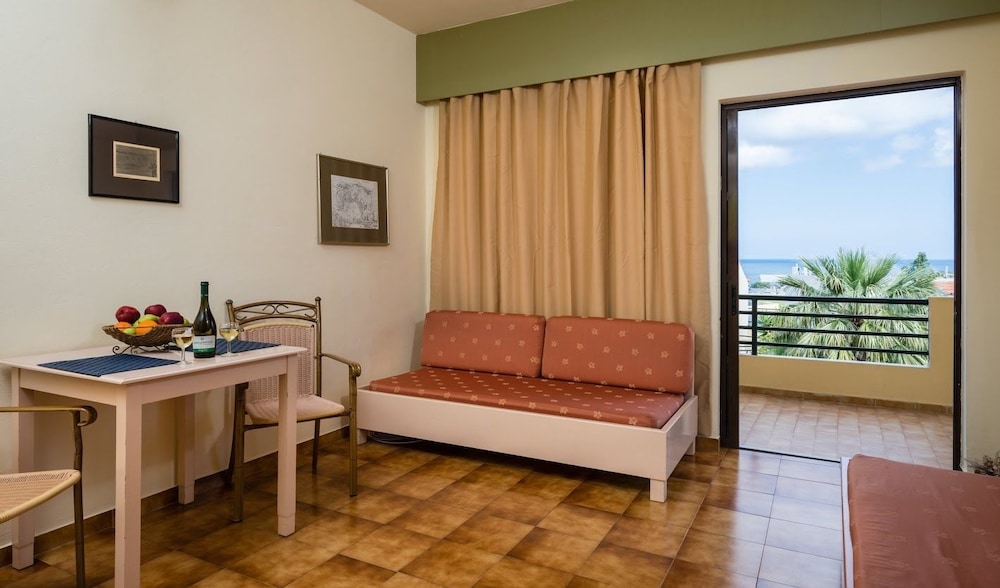 Nireas Hotel — Hotel rooms in Chania