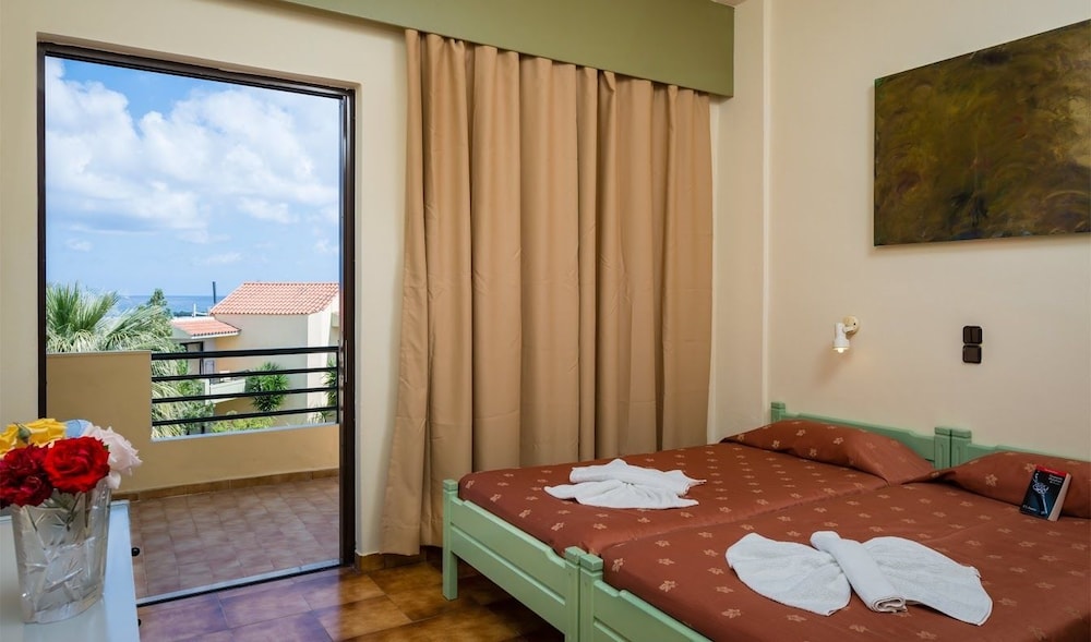 Nireas Hotel — Hotel rooms in Chania