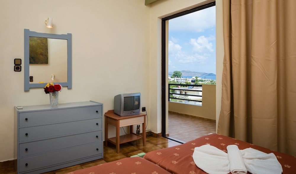 Nireas Hotel — Hotel rooms in Chania