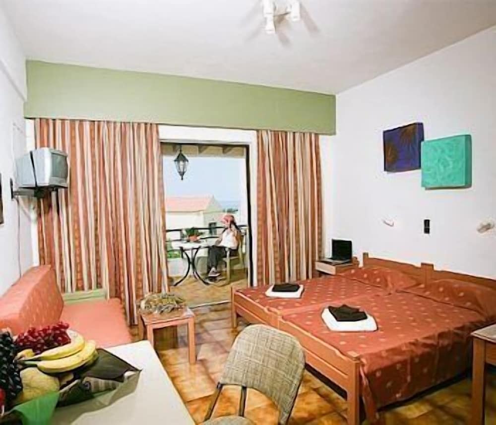 Nireas Hotel — Hotel rooms in Chania