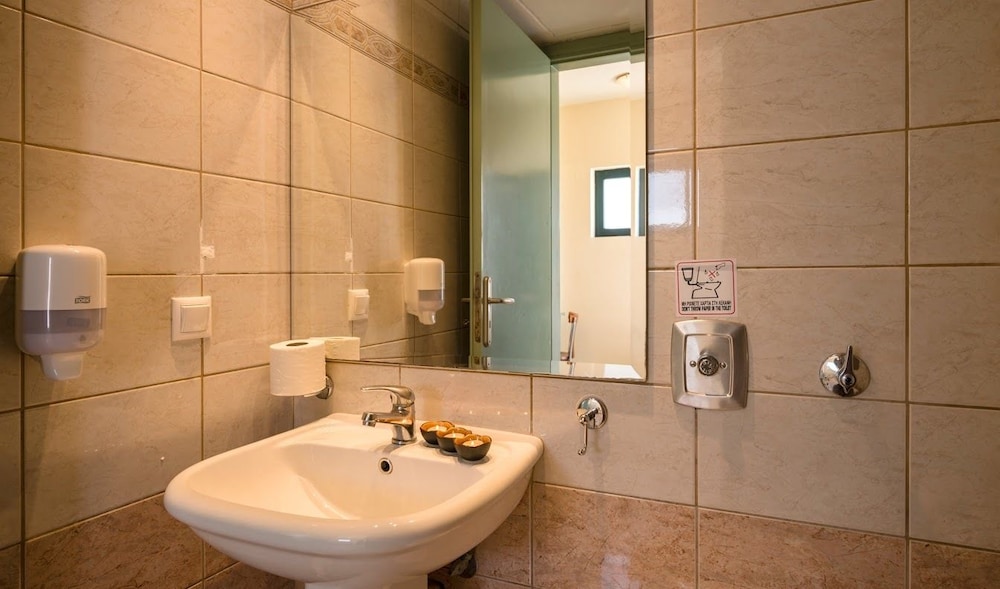Nireas Hotel — Hotel rooms in Chania