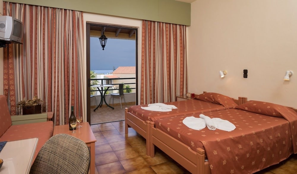 Nireas Hotel — Hotel rooms in Chania