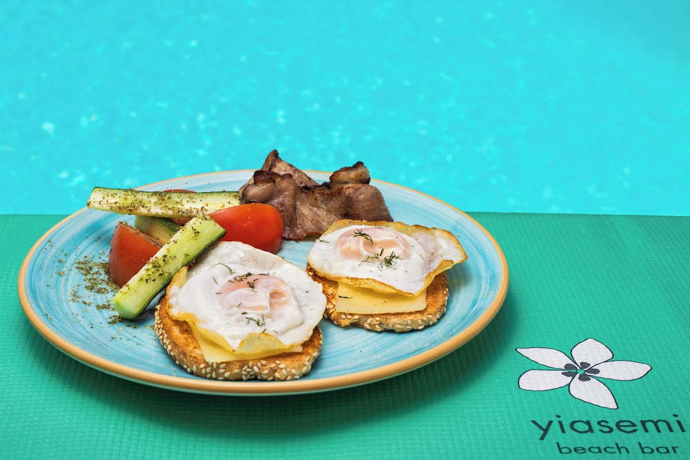 Nissia Beach Apartments and Suites — Restaurant & bars in Kamari, South Aegean