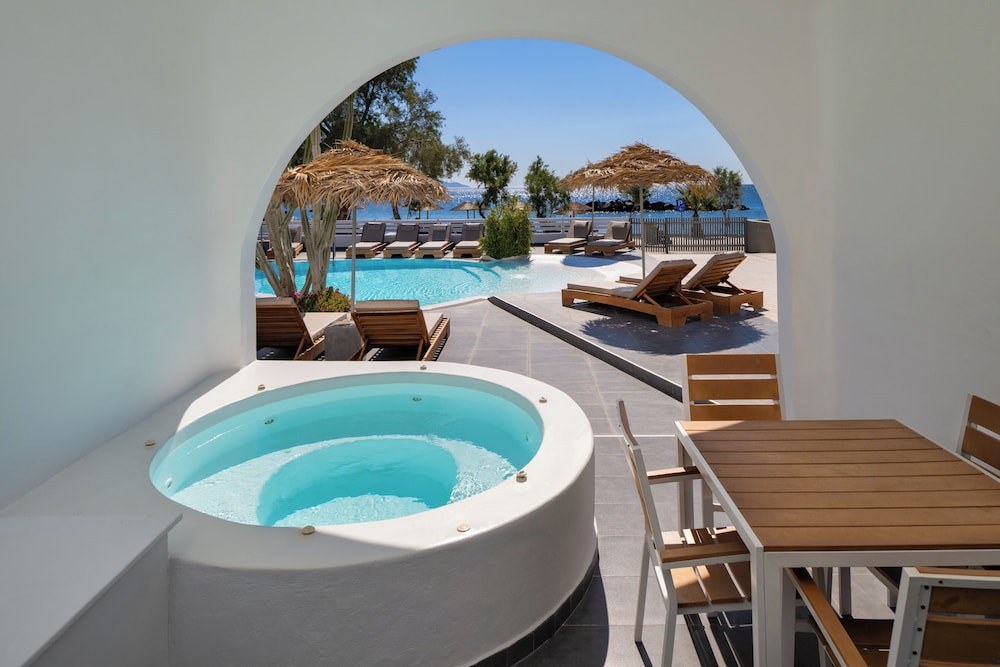 Nissia Beach Apartments and Suites — Swimming pool in Kamari, South Aegean