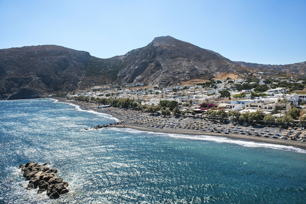 Nissia Beach Apartments and Suites — Beach in Kamari, South Aegean