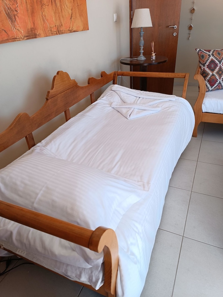 Nymphes Luxury Apartments — Hotel rooms in Lygaria