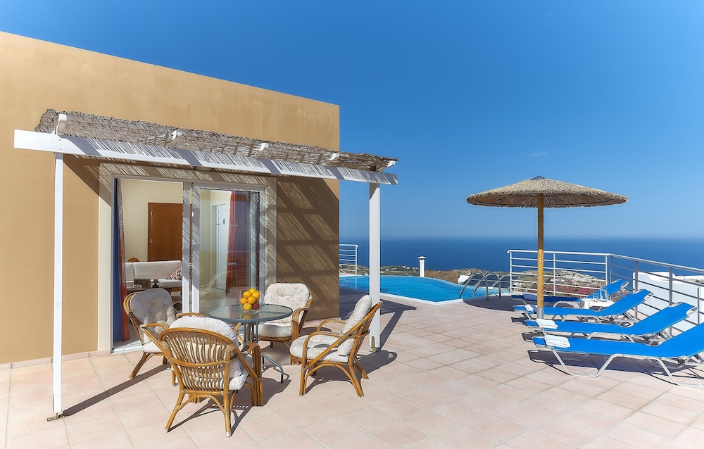 Nymphes Luxury Apartments — Swimming pool in Lygaria