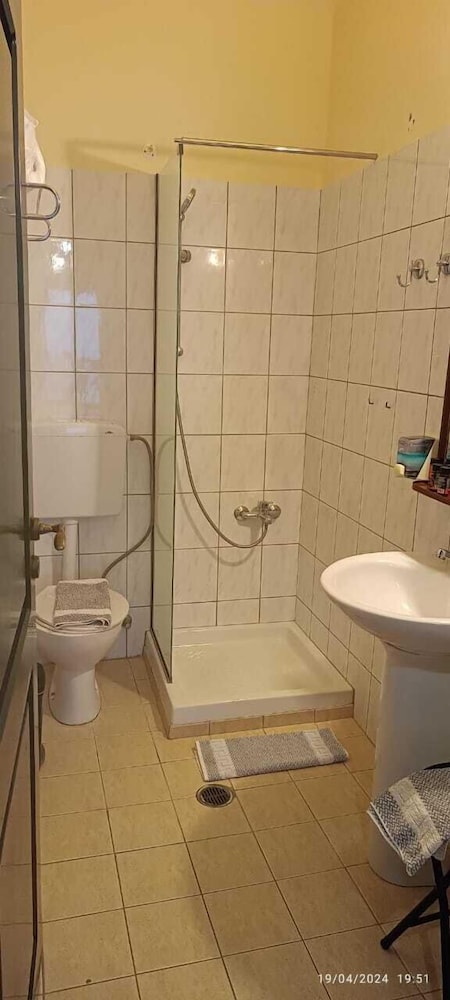 Nymphes Luxury Apartments — Hotel rooms in Lygaria
