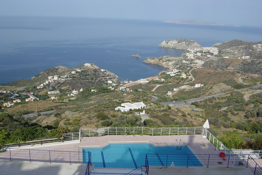 Nymphes Luxury Apartments — Swimming pool in Lygaria