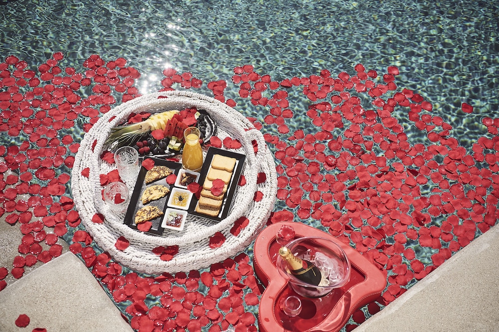 Palladium Hotel — Swimming pool in Plati Gialos, South Aegean