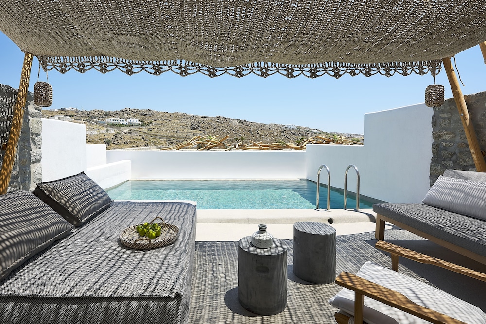 Palladium Hotel — Swimming pool in Plati Gialos, South Aegean