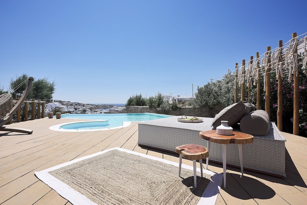 Palladium Hotel — Swimming pool in Plati Gialos, South Aegean