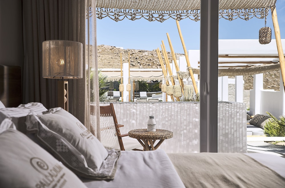 Palladium Hotel — Hotel rooms in Plati Gialos, South Aegean