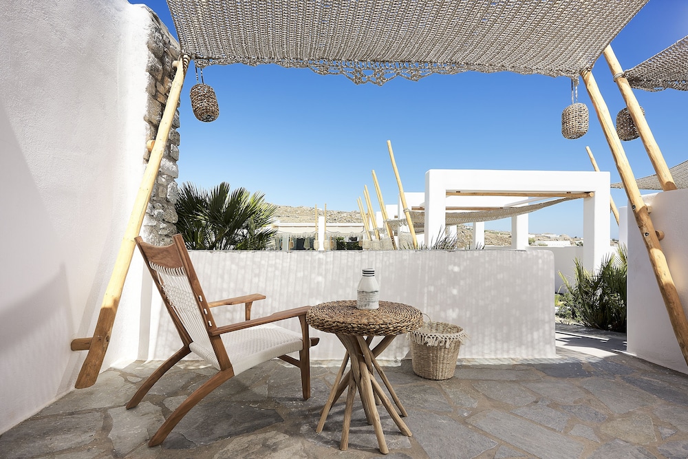 Palladium Hotel — Beach in Plati Gialos, South Aegean
