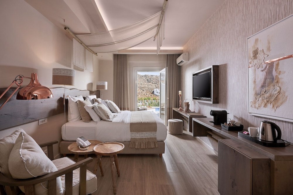Palladium Hotel — Hotel rooms in Plati Gialos, South Aegean