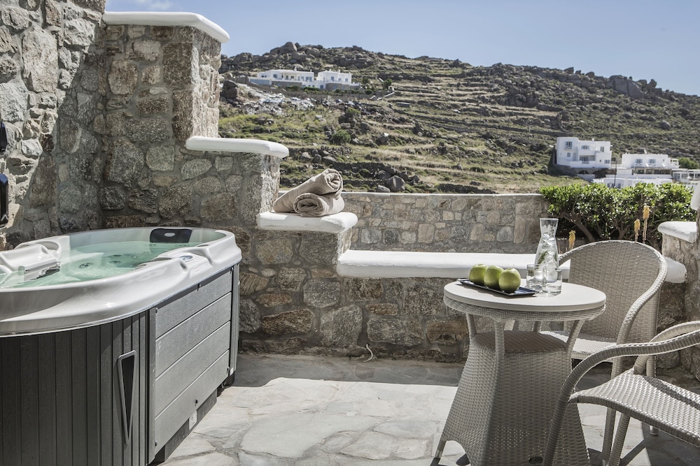 Palladium Hotel — Spa in Plati Gialos, South Aegean