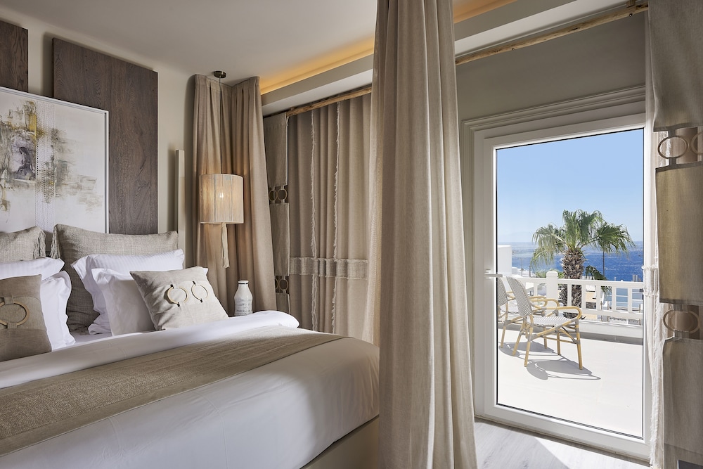 Palladium Hotel — Hotel rooms in Plati Gialos, South Aegean