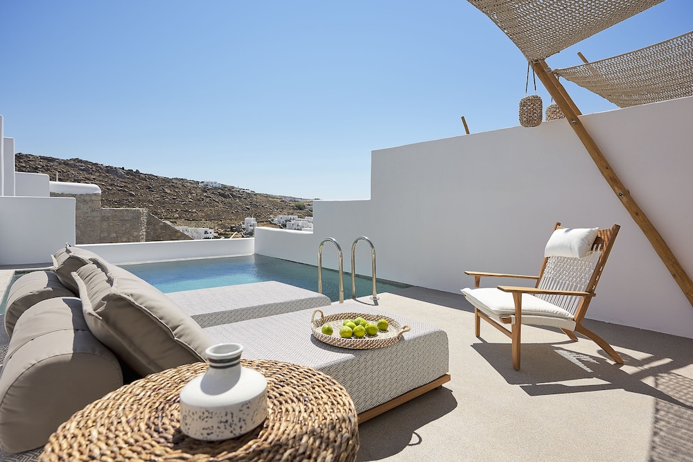 Palladium Hotel — Swimming pool in Plati Gialos, South Aegean