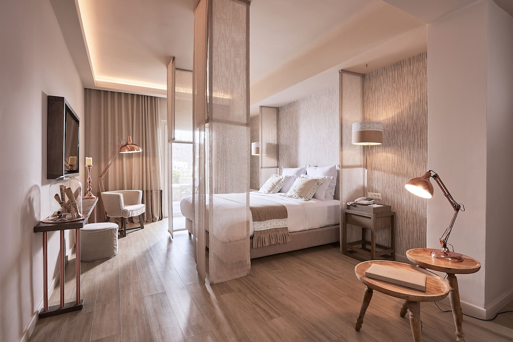 Palladium Hotel — Hotel rooms in Plati Gialos, South Aegean