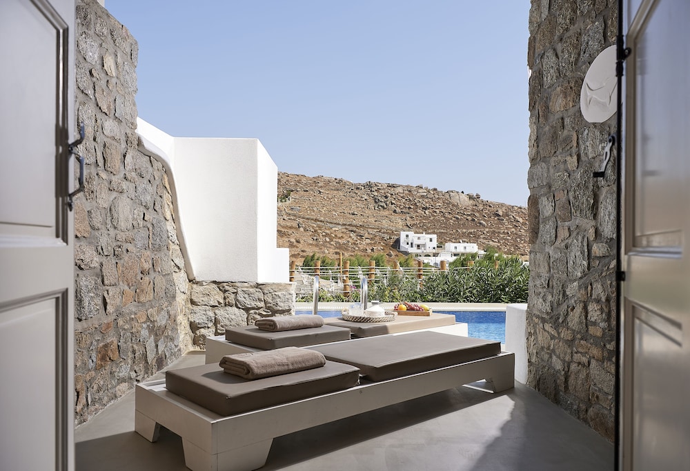 Palladium Hotel — Swimming pool in Plati Gialos, South Aegean