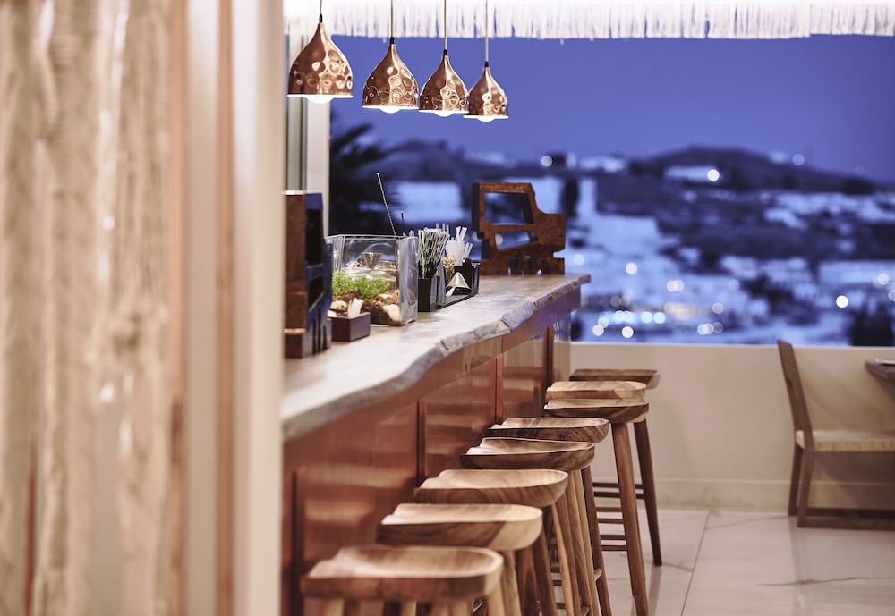 Palladium Hotel — Restaurant & bars in Plati Gialos, South Aegean