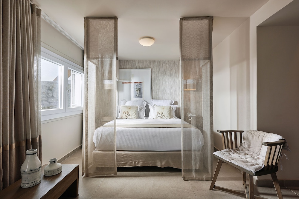 Palladium Hotel — Hotel rooms in Plati Gialos, South Aegean
