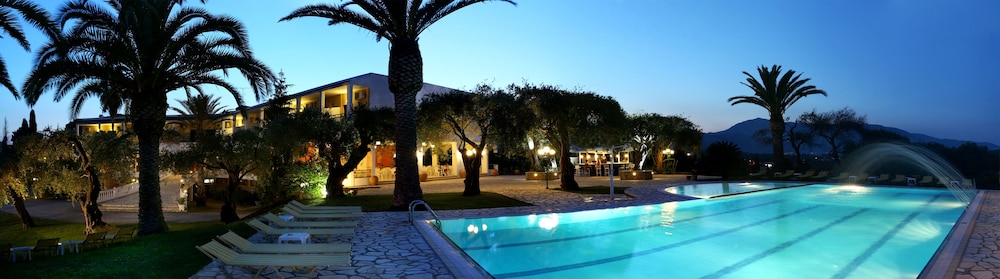 Paradise Hotel Corfu — Swimming pool in Gouvia, Ionian Islands