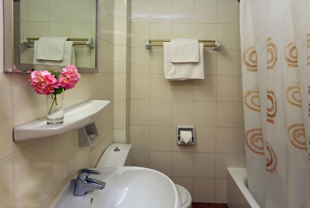 Paradise Hotel Corfu — Hotel rooms in Gouvia, Ionian Islands