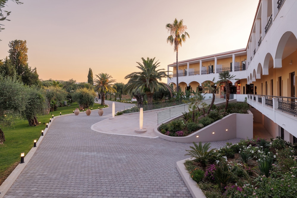 Paradise Hotel Corfu — Hotel building in Gouvia, Ionian Islands