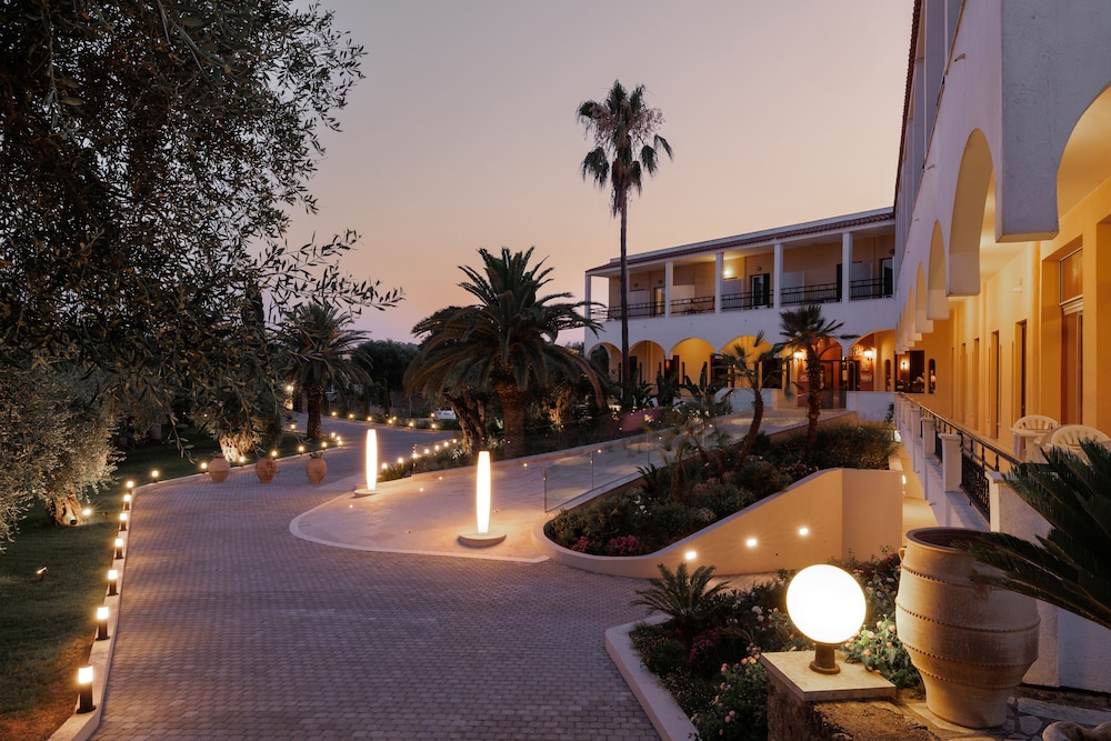 Paradise Hotel Corfu — Hotel building in Gouvia, Ionian Islands