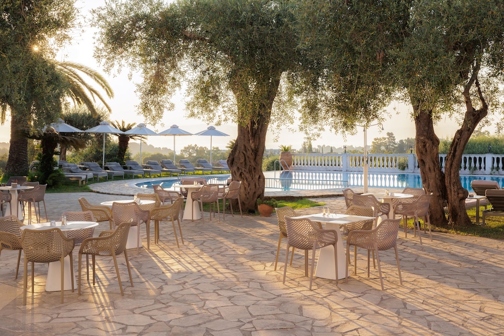 Paradise Hotel Corfu — Swimming pool in Gouvia, Ionian Islands