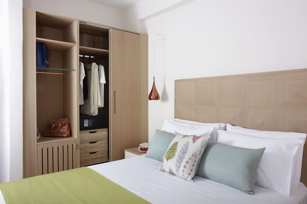 Paradise Hotel Corfu — Hotel rooms in Gouvia, Ionian Islands