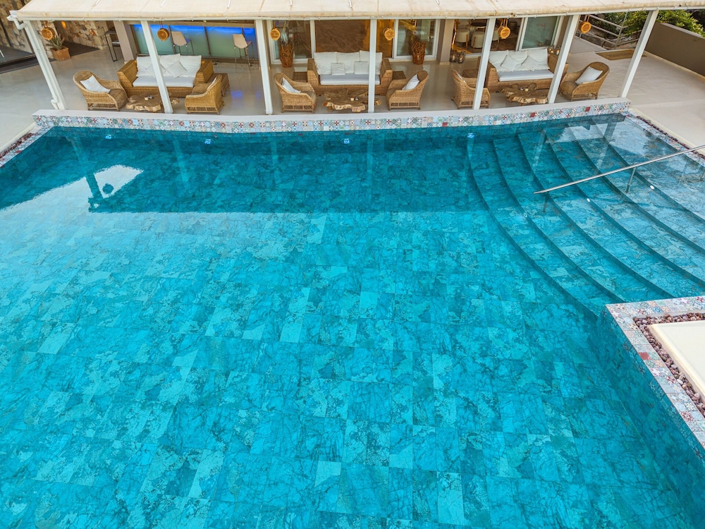 Paradise Island Villas — Swimming pool in Hersonissos