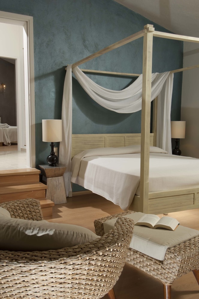 Paradise Island Villas — Hotel rooms in Hersonissos