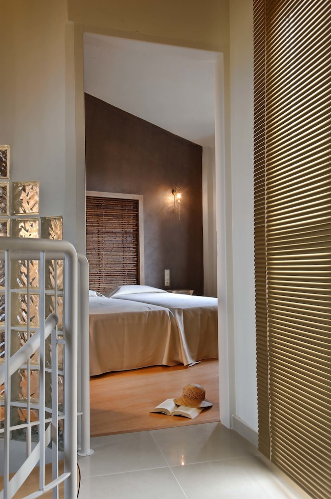 Paradise Island Villas — Hotel rooms in Hersonissos