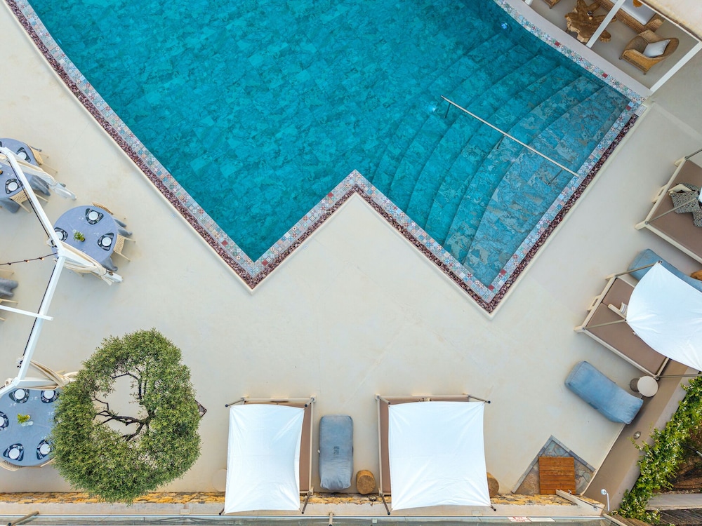 Paradise Island Villas — Swimming pool in Hersonissos