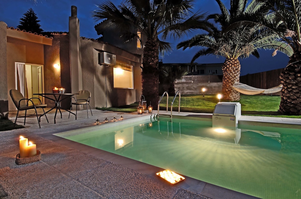 Paradise Island Villas — Swimming pool in Hersonissos