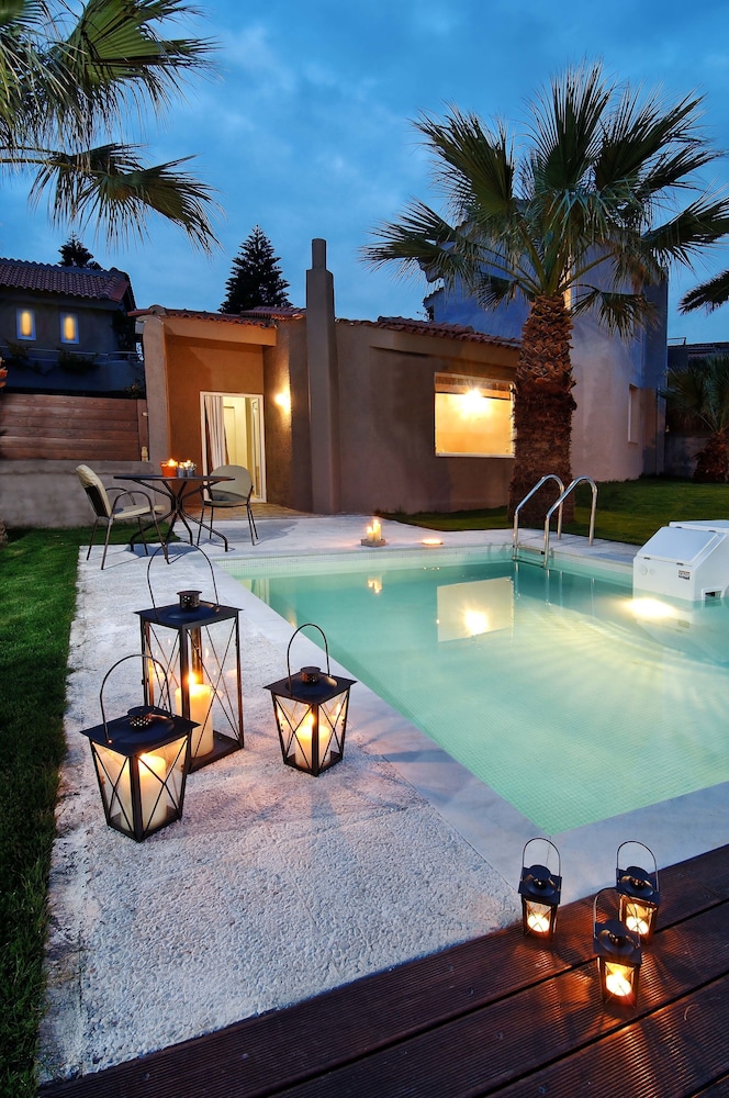 Paradise Island Villas — Swimming pool in Hersonissos
