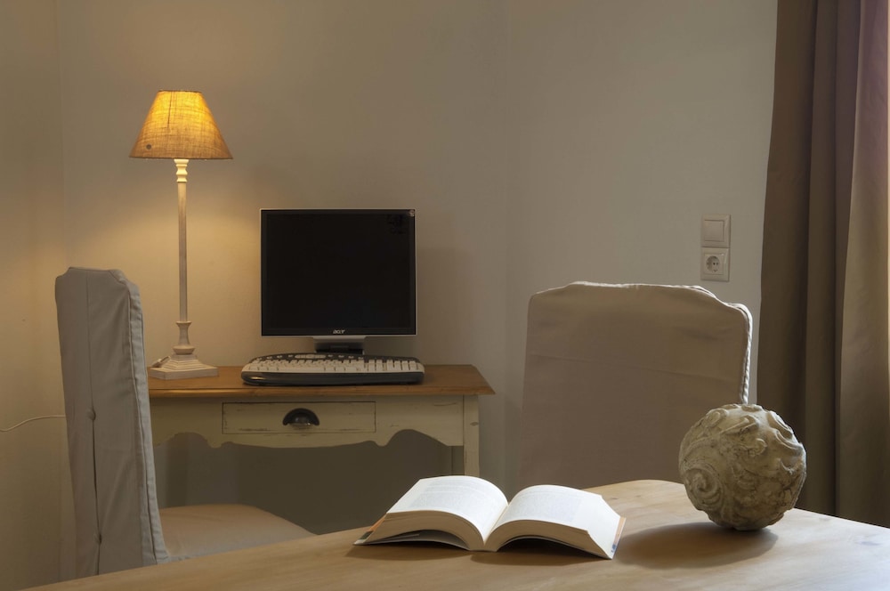 Paradise Island Villas — Hotel rooms in Hersonissos