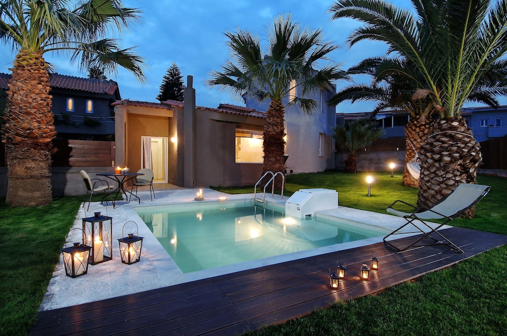 Paradise Island Villas — Swimming pool in Hersonissos