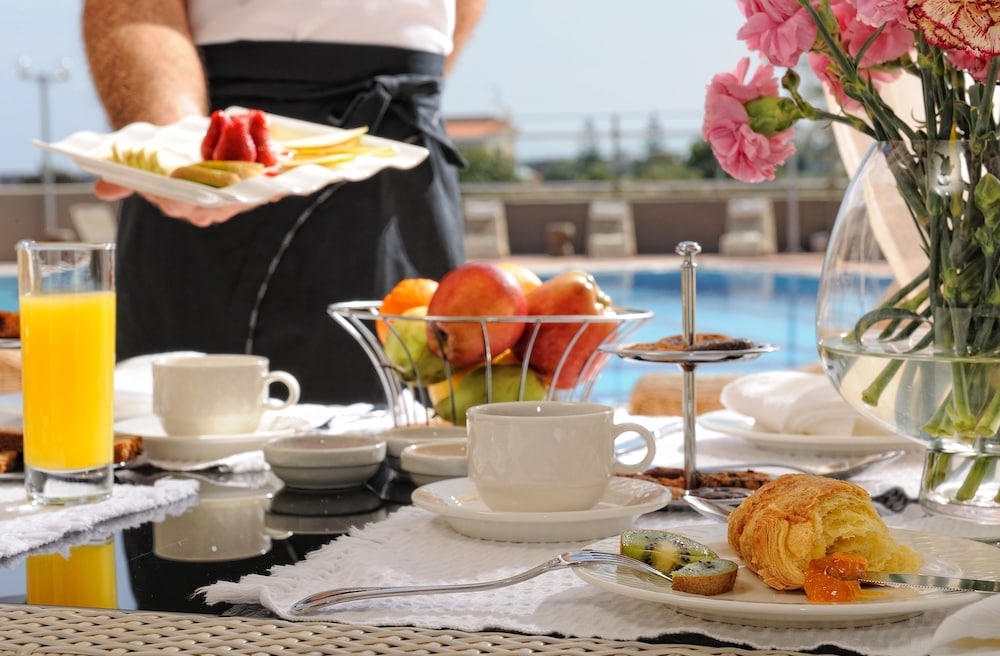 Paradise Island Villas — Restaurant & bars in Hersonissos