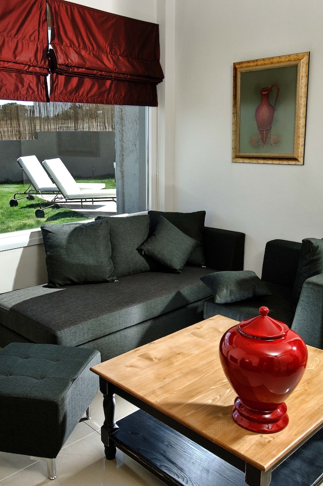Paradise Island Villas — Hotel rooms in Hersonissos