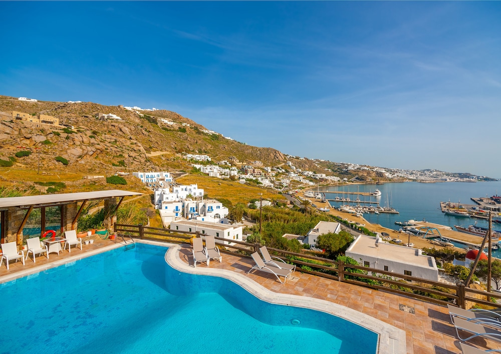 Paradision Hotel — Swimming pool in Tourlos, South Aegean