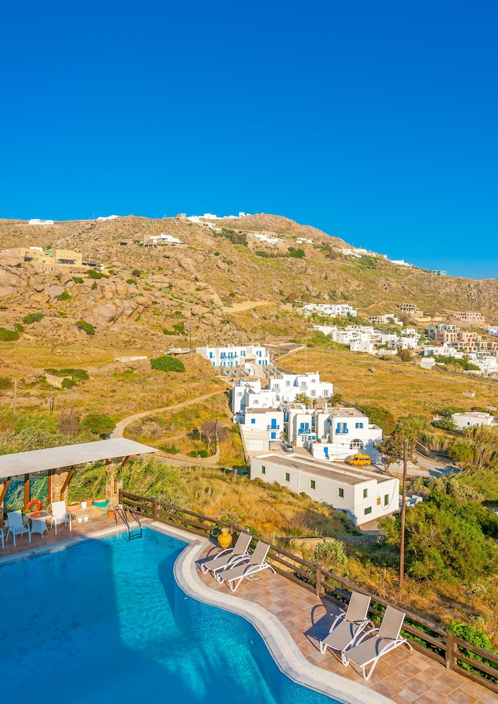 Paradision Hotel — Swimming pool in Tourlos, South Aegean