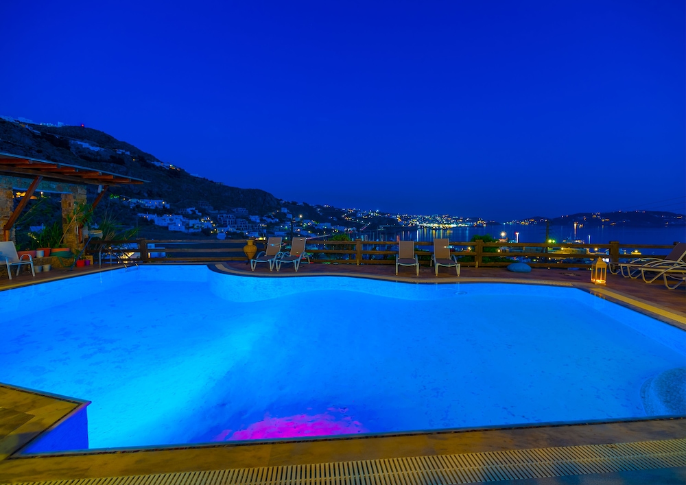 Paradision Hotel — Swimming pool in Tourlos, South Aegean