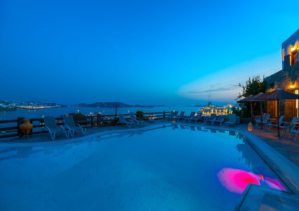 Paradision Hotel — Swimming pool in Tourlos, South Aegean